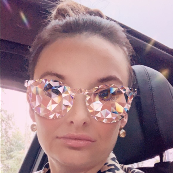 Meet your Posher, Michele - Picture 1 of 1